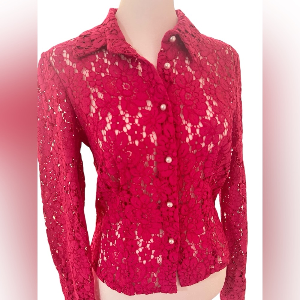 Zara romantic Barbiecore pink fushia lace button-front shirt with pearl buttons - Picture 4 of 8